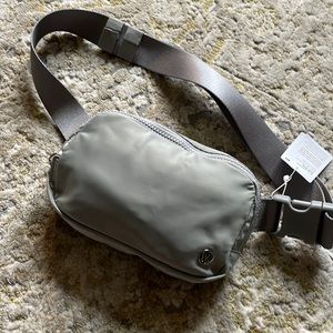 NWT Lululemon belt bag gray